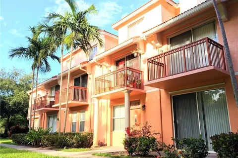 2014 Alta Meadows Ln # 311, Delray Beach FL 33444