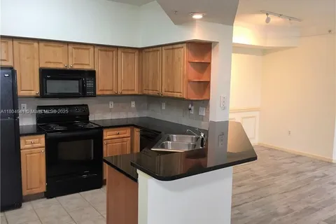 2014 Alta Meadows Ln # 311, Delray Beach FL 33444