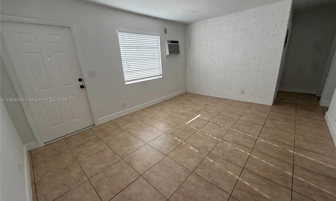 504 NW 7th Ct, Hallandale Beach FL 33009