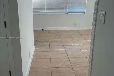 504 NW 7th Ct, Hallandale Beach FL 33009