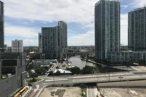 31 SE 6th St # 1702, Miami FL 33131