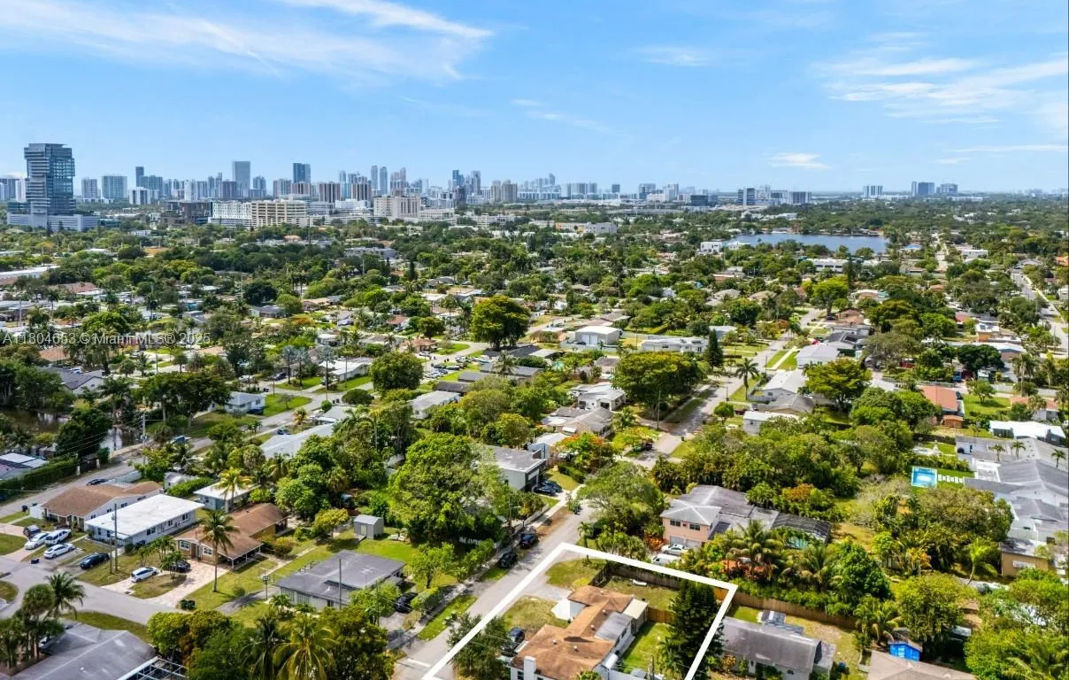 504 SW 5th Ave, Hallandale Beach FL 33009