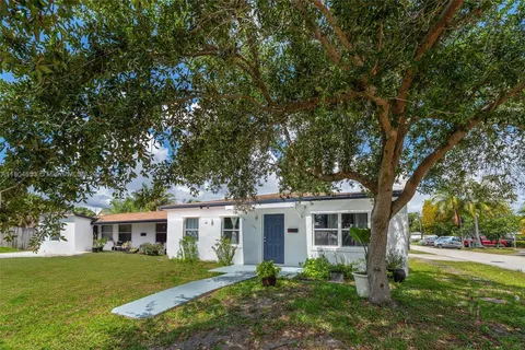 504 SW 5th Ave, Hallandale Beach FL 33009