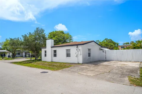 504 SW 5th Ave, Hallandale Beach FL 33009