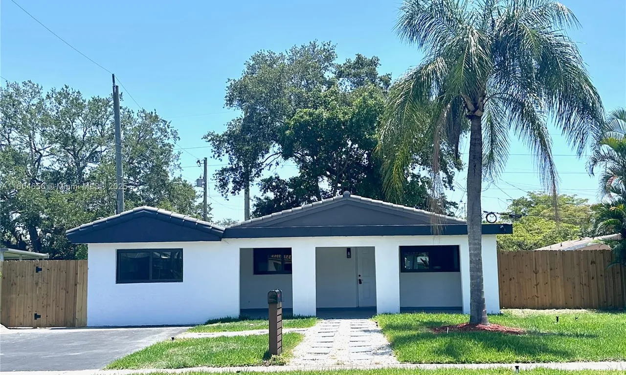 2421 N 56th Ter, Hollywood FL 33021