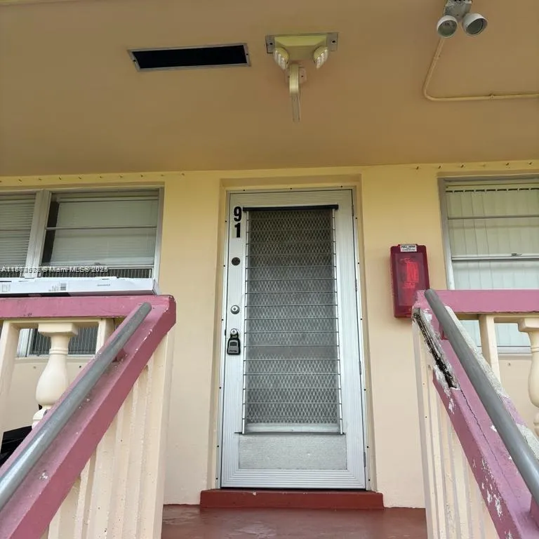 91 Waltham D # 91, West Palm Beach FL 33417