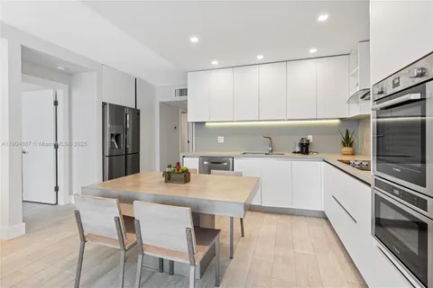 2301 Collins Ave # 403, Miami Beach FL 33139
