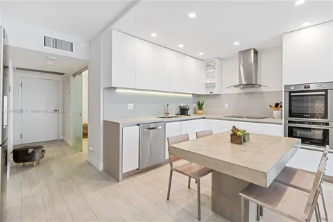 2301 Collins Ave # 403, Miami Beach FL 33139