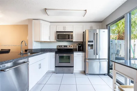 2683 NE 15th St # 2683, Pompano Beach FL 33062
