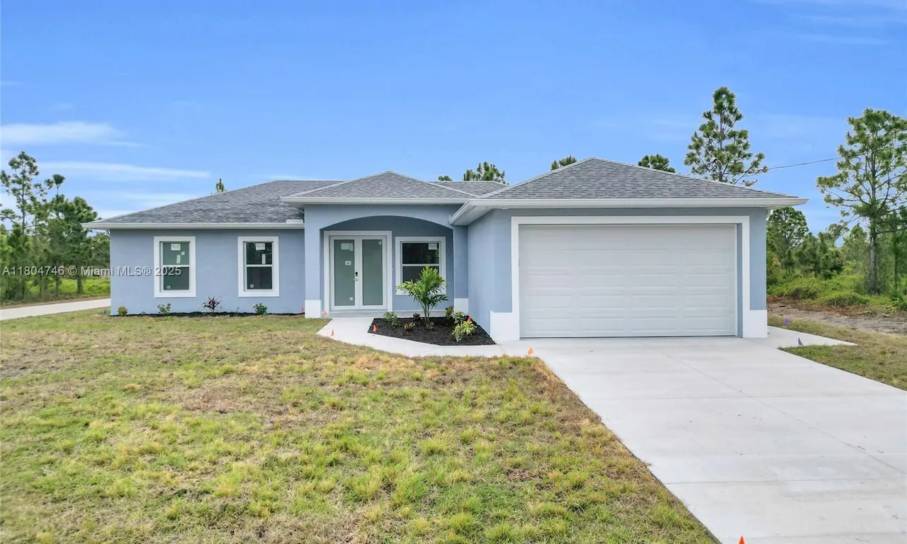 935 Elgin ST, Lehigh Acres FL 33974