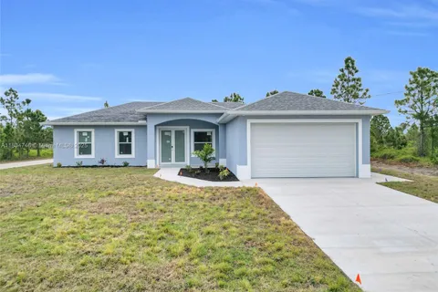 935 Elgin ST, Lehigh Acres FL 33974