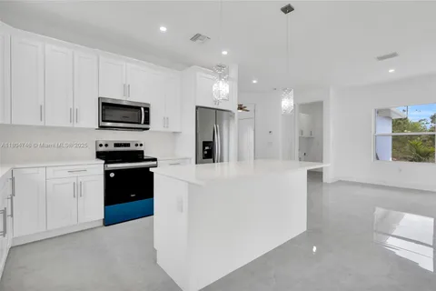 935 Elgin ST, Lehigh Acres FL 33974