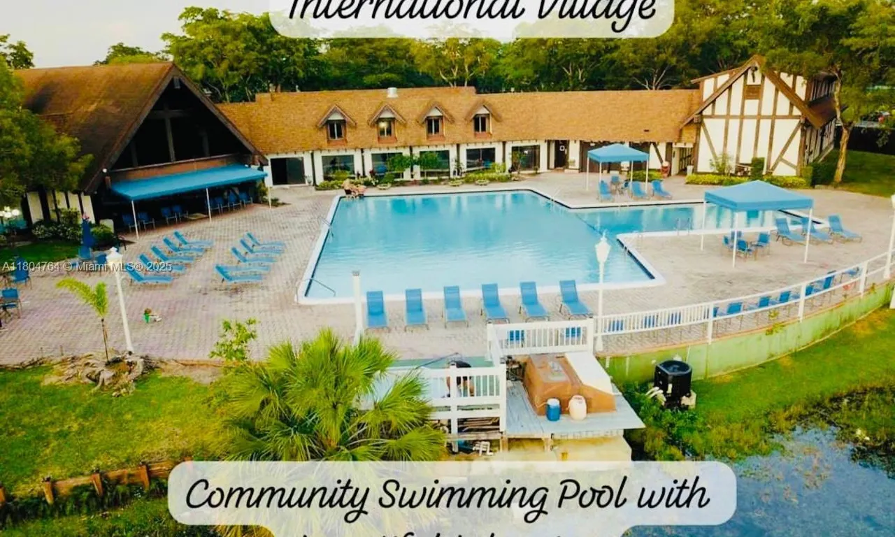 3660 Inverrary Dr # 2W, Lauderhill FL 33319