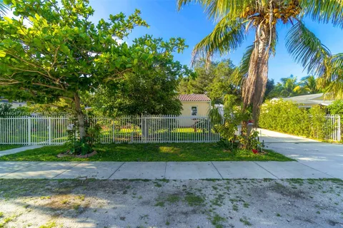 1231 Dunad Ave, Opa-Locka FL 33054