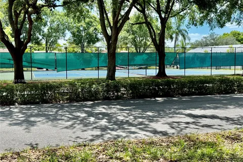 1311 SW 85th Ave, Pembroke Pines FL 33025