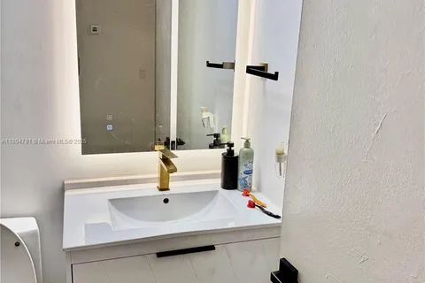 1311 SW 85th Ave, Pembroke Pines FL 33025