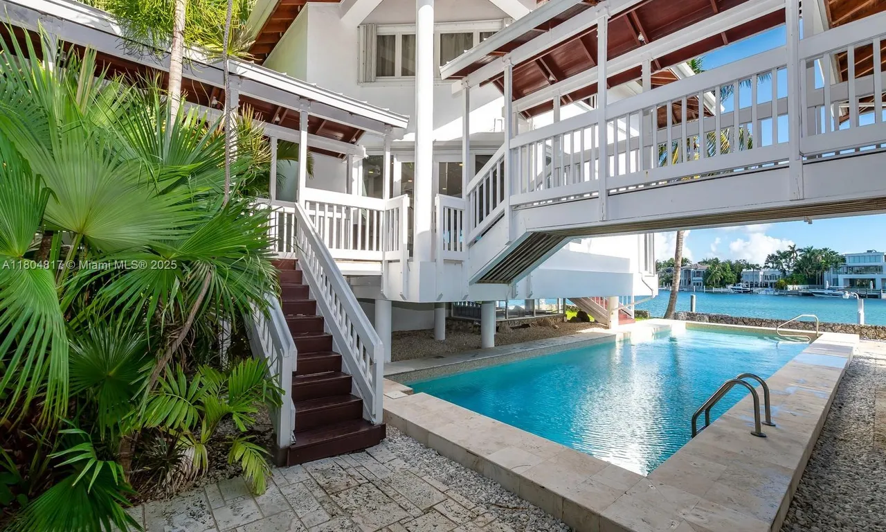 655 N Mashta Dr, Key Biscayne FL 33149