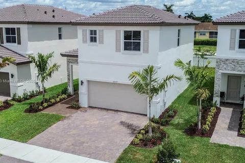 2637 SE 24th Ct, Homestead FL 33035