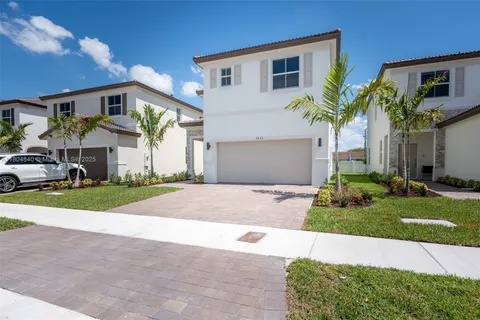 2637 SE 24th Ct, Homestead FL 33035