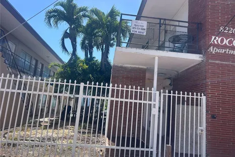 8210 Byron Ave # 25, Miami Beach FL 33141
