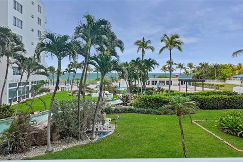5005 Collins Ave # 212, Miami Beach FL 33140