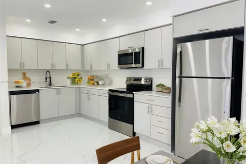 1440 N 71st Ave # 1, Hollywood FL 33024