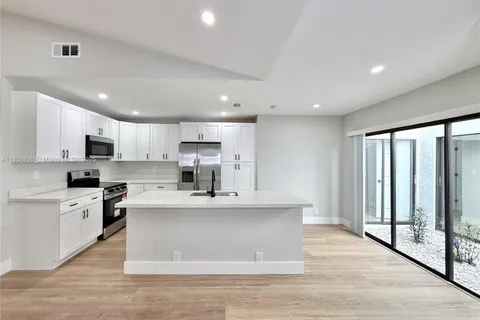 6953 Barbarossa St, Boca Raton FL 33433