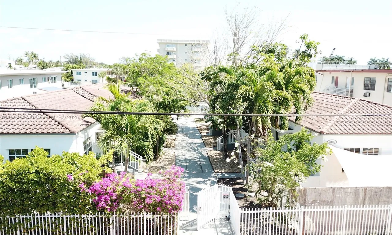 8335 Crespi Blvd # 3, Miami Beach FL 33141