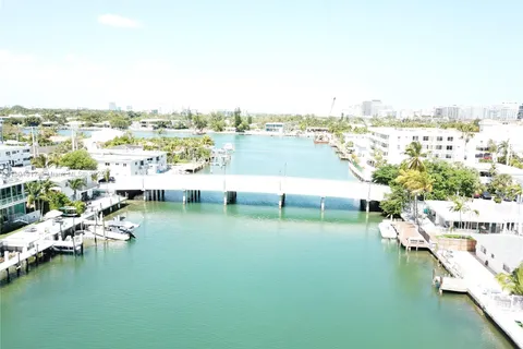 8335 Crespi Blvd # 3, Miami Beach FL 33141