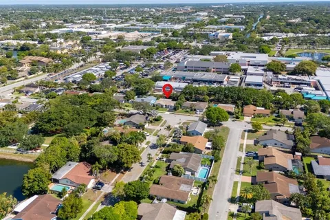 4955 NW 10th St, Coconut Creek FL 33063