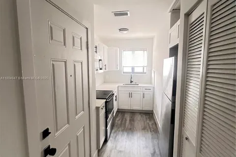 3417 NW 22nd Ave # 8, Miami FL 33142