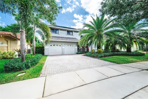 18201 NW 16th St, Pembroke Pines FL 33029