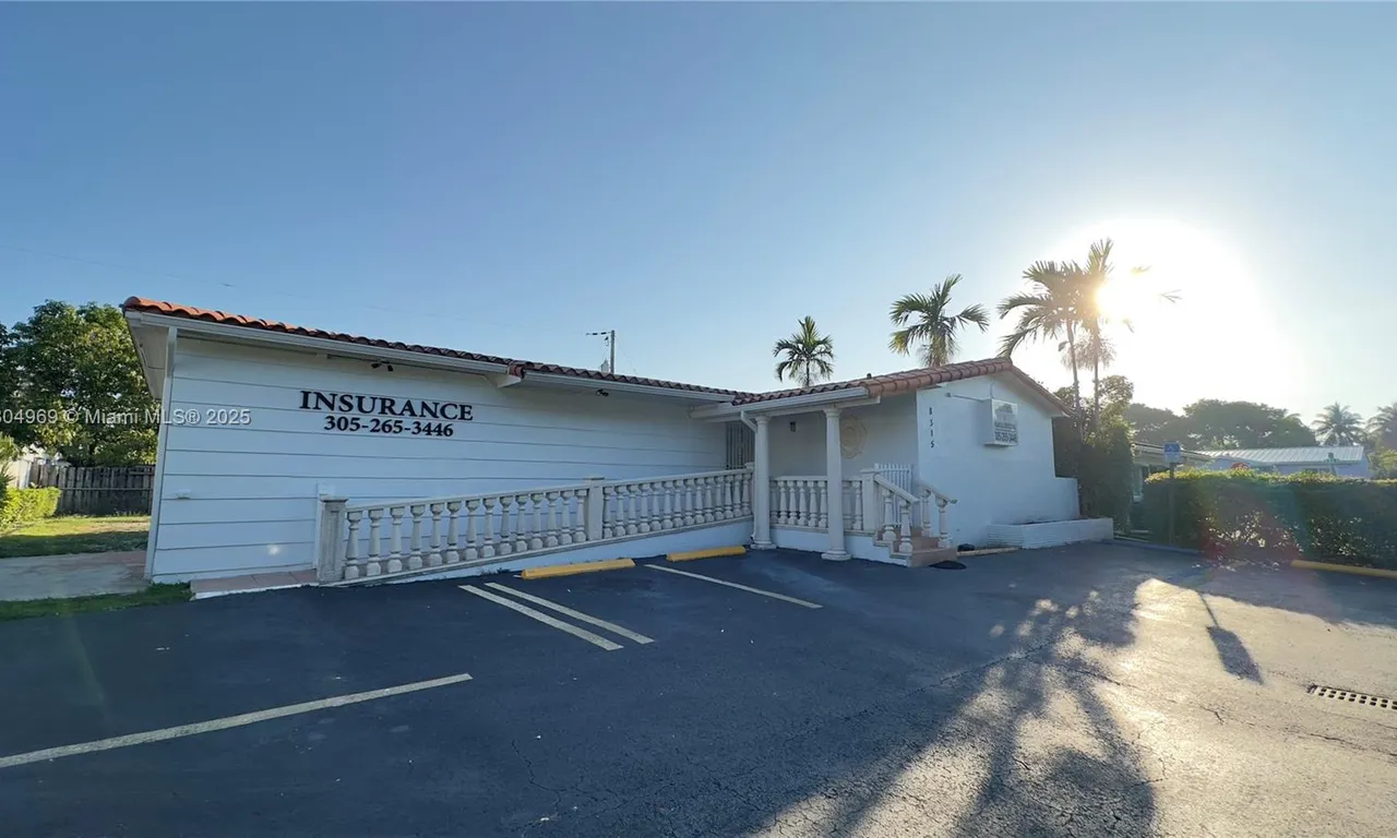8315 SW 24th St # B, Miami FL 33155
