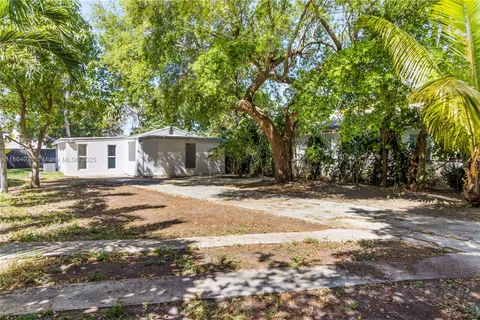 9221 NW 15th Ave, Miami FL 33147