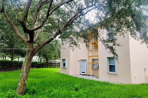 285 NE 32nd Ter, Homestead FL 33033
