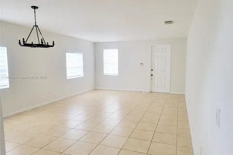 285 NE 32nd Ter, Homestead FL 33033