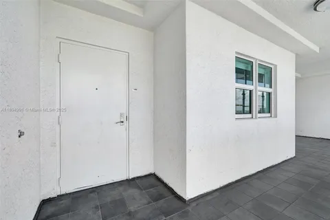 14951 Royal Oaks Ln # 1406, North Miami FL 33181