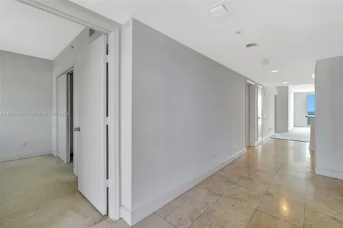 14951 Royal Oaks Ln # 1406, North Miami FL 33181