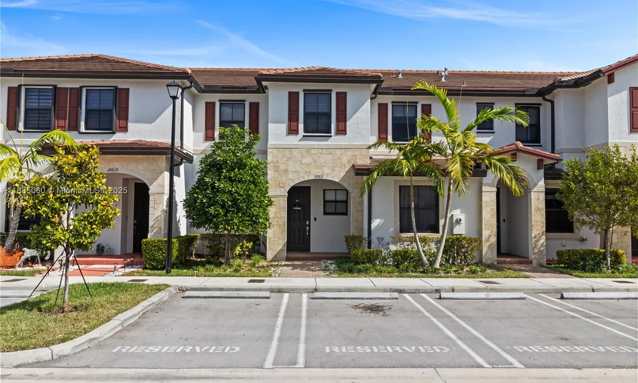 10611 W 33rd Ct, Hialeah FL 33018