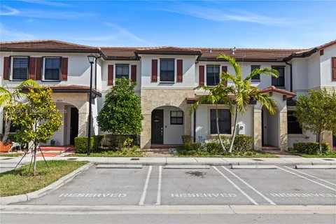 10611 W 33rd Ct, Hialeah FL 33018