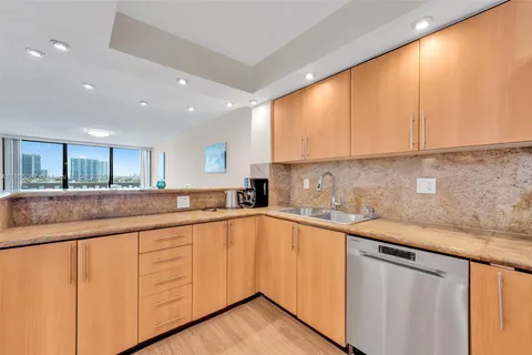 17900 N Bay Rd # 603, Sunny Isles Beach FL 33160