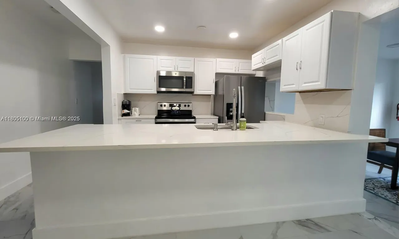 900 SW 31st, Fort Lauderdale FL 33315