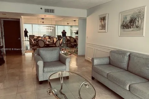 1000 W Island Blvd # 2412, Aventura FL 33160