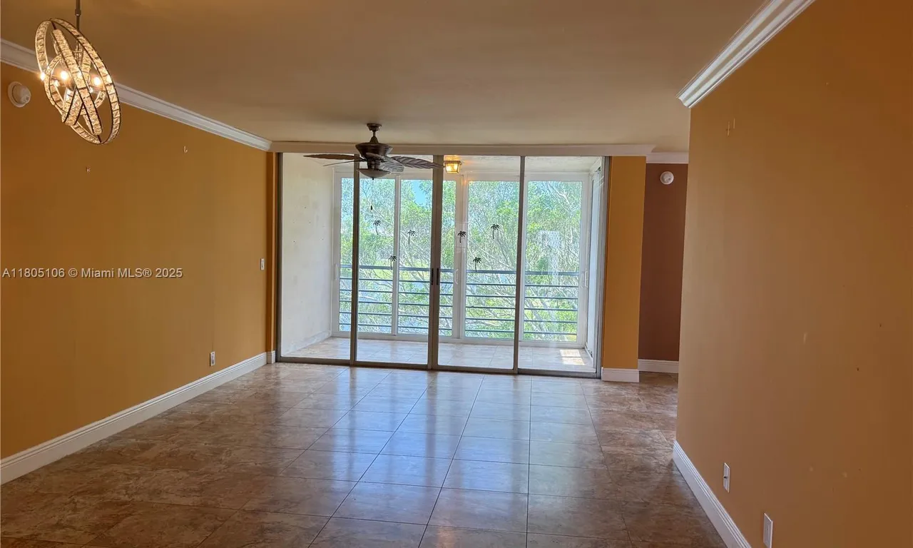 9420 Poinciana Pl # 403, Davie FL 33324