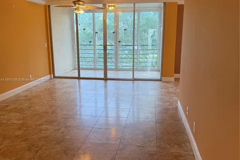 9420 Poinciana Pl # 403, Davie FL 33324