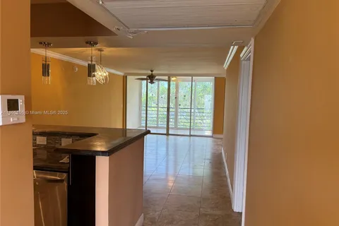 9420 Poinciana Pl # 403, Davie FL 33324