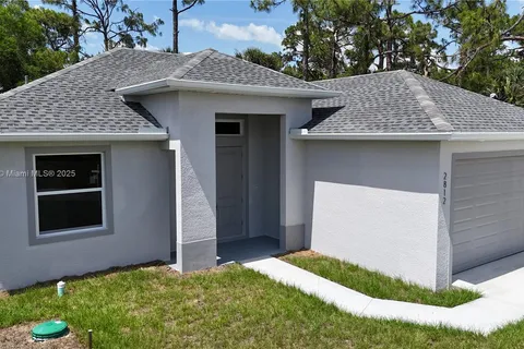 2812 10th St W, Lehigh Acres FL 33971