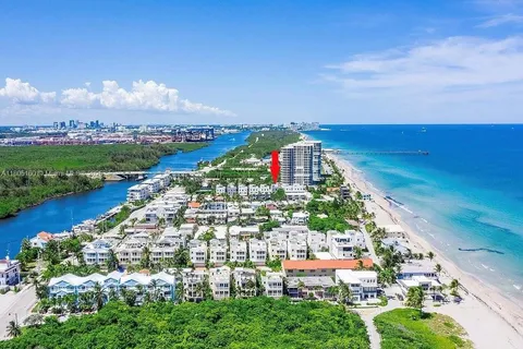 332 Balboa St, Hollywood FL 33019