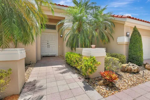 2651 Oakmont, Weston FL 33332
