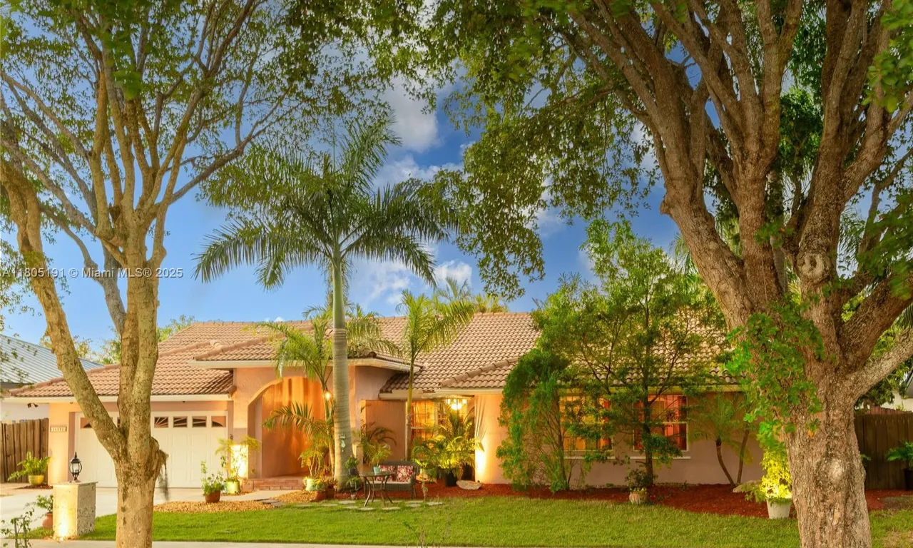 15332 SW 142nd Ter, Miami FL 33196